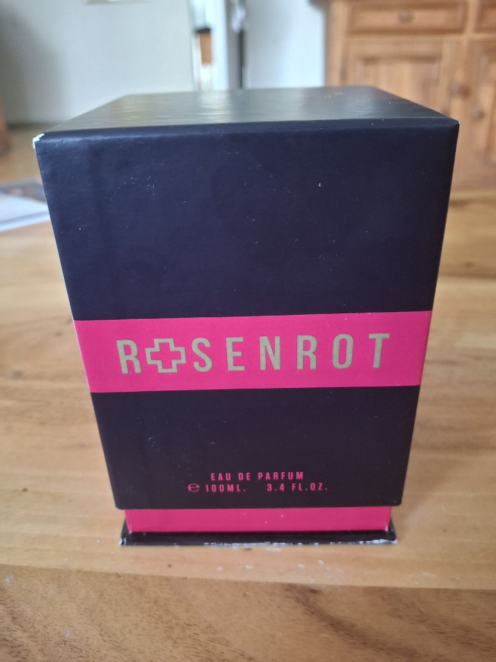 Profumi & Eau de Toilette: Rammstein parfum "Rosenrot" Gebraucht! – Usato da Alpnach Dorf venduto da dek_s78g