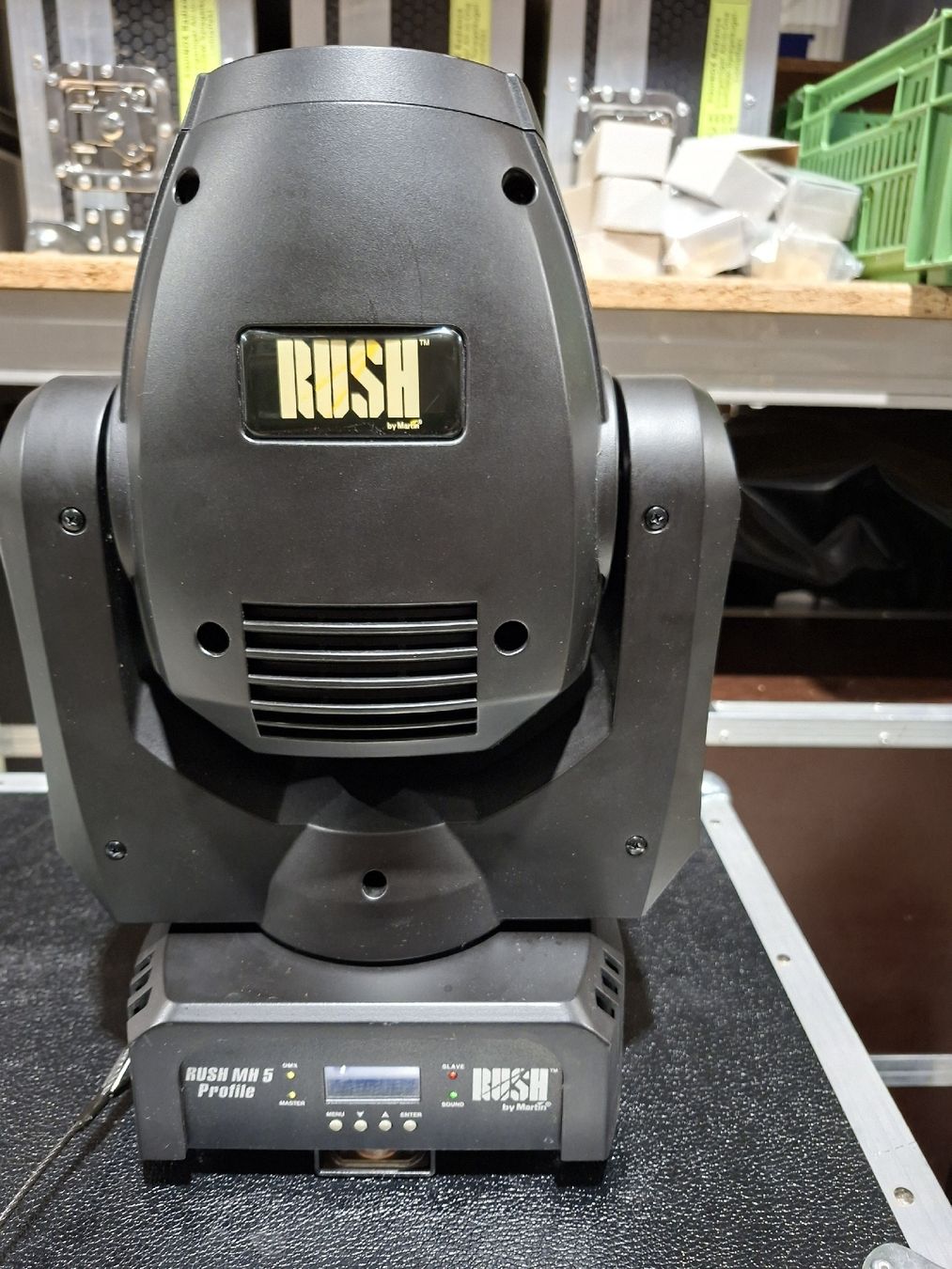 Martin Lampade: MARTIN RUSH MH 5 Profile Scheinwerfer gebraucht 3von4 moving – Usato da Chur venduto da 80808080