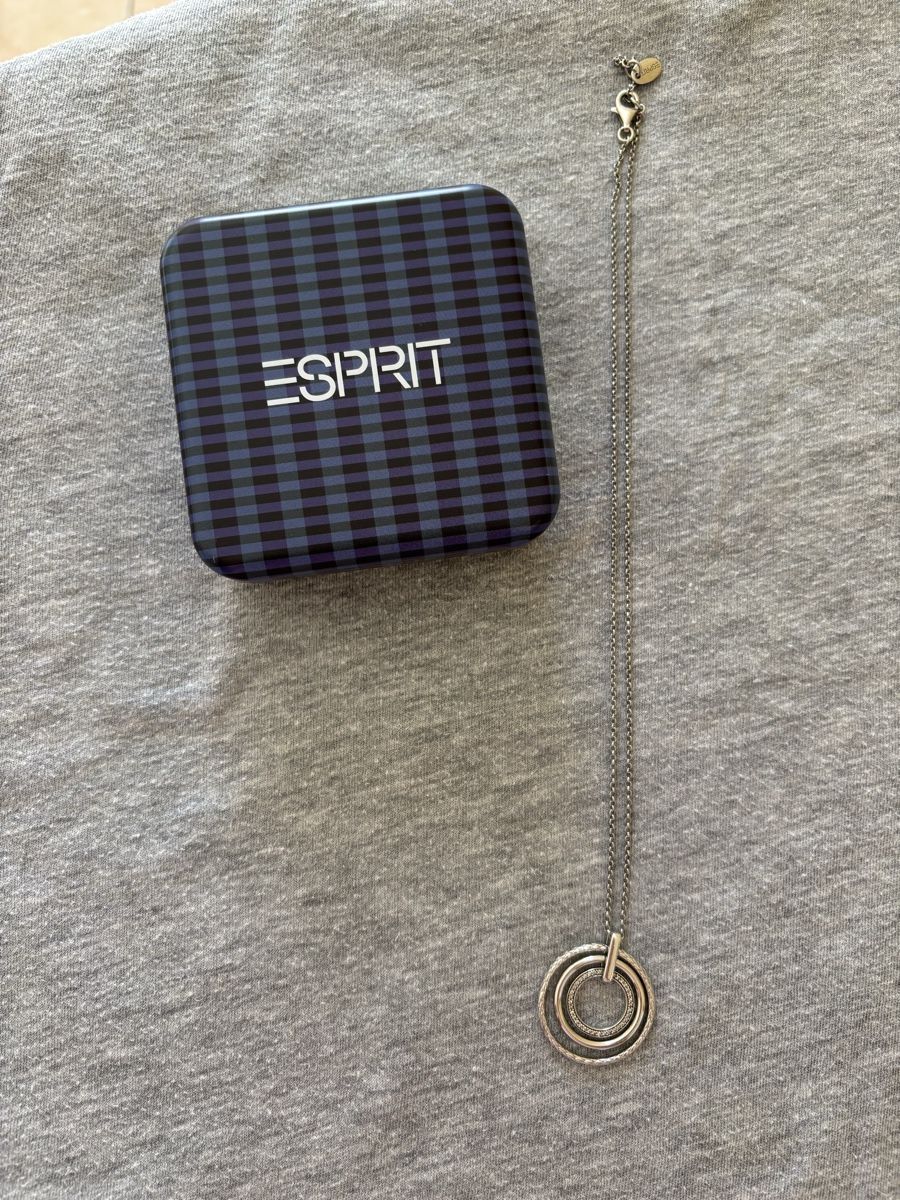 Esprit Catenine: Collier Esprit avec pendentif double cercle, neuf! 48 – Usato da Attalens venduto da roronana