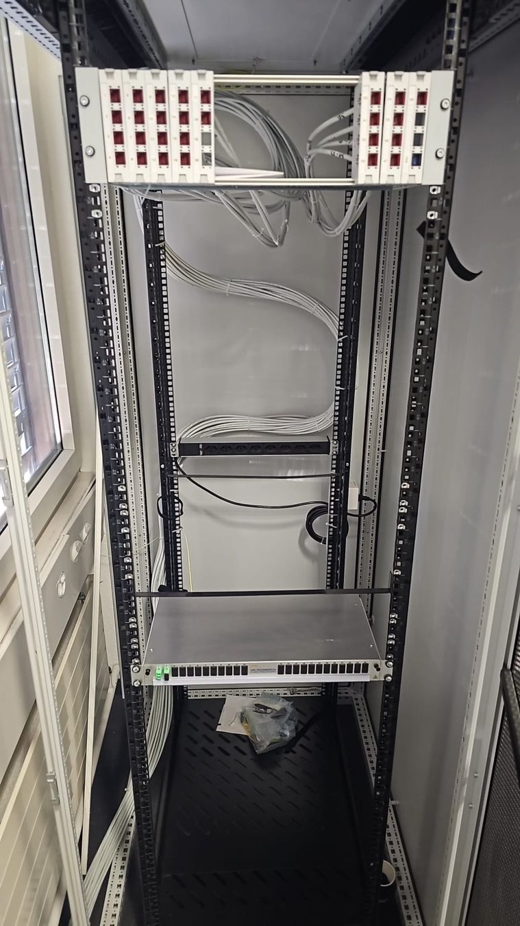 Rittal Racks & Ständer: Rittal-Serverschrank / Netzwerkschrank – Gebraucht aus Mühlrüti von Yu-Gi-Oh_Sale 2