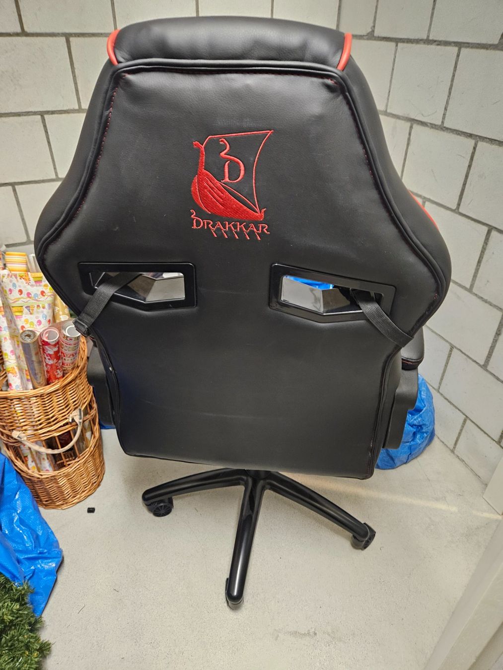 Wie neu! Gamersessel/Gamingstuhl Drakkar Konix Schwarz/Rot (Neu (gemäss ...
