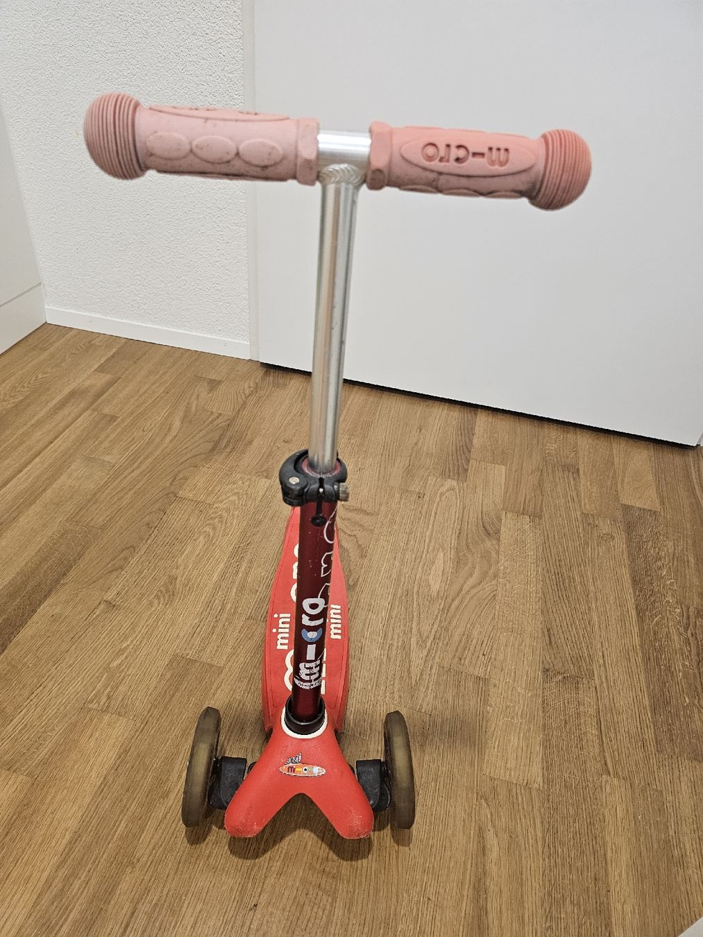 Scooter: Mini Micro Scooter red 3 wheels used condition – Usato da Lyss venduto da THIGAPADA 3