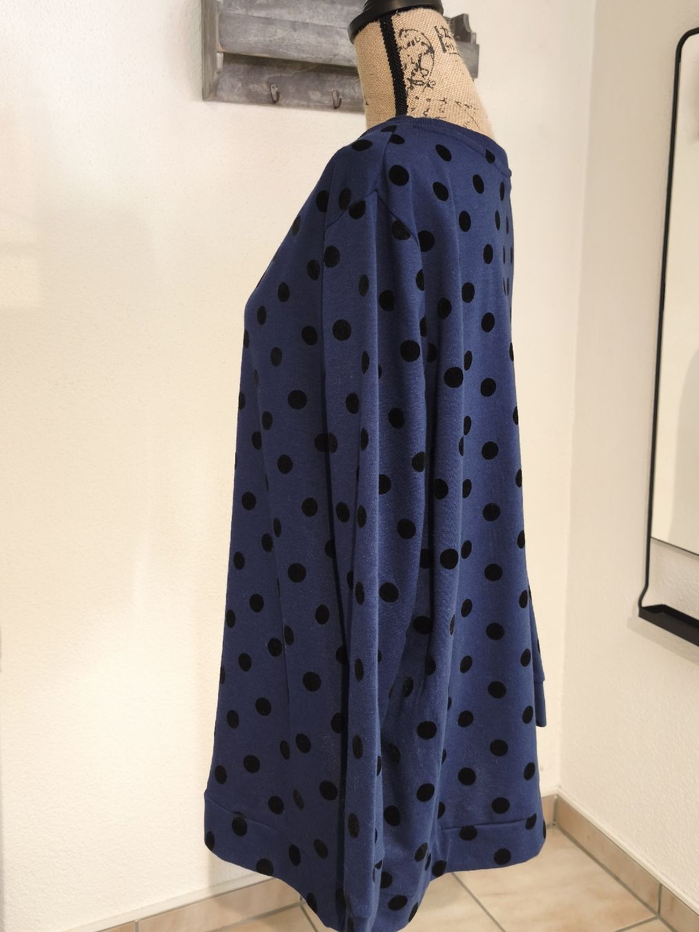 C&A Maglioni & Felpe: Pullover Yessica Punkte Dunkelblau Grösse XL – Nuovo (secondo la descrizione) da Emmetten venduto da SecondhandSiska 1