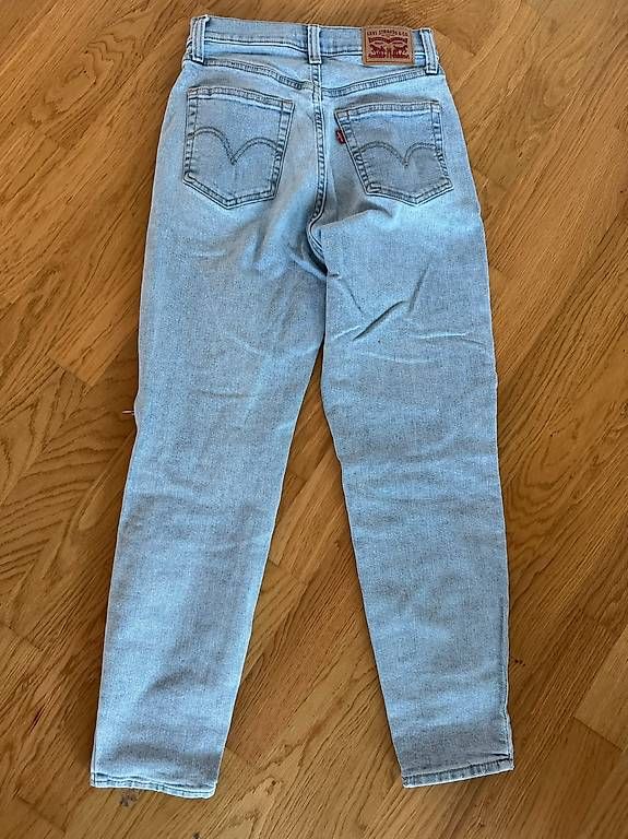 Jeans: LEVI'S Jeans Gr. 26 – Usato da Liestal venduto da Schatzsucher90 1