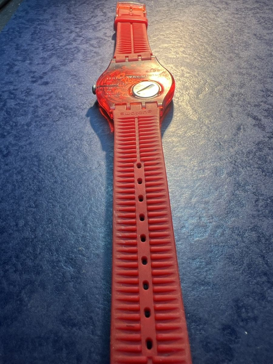 Swatch Uhren: Swatch Red Rebel – Gebraucht aus Laufen von groove60 6