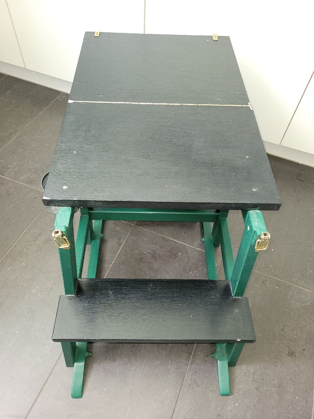Scale: Multifunktionaler Lernturm/ Kindertisch mit Tafel – Usato da Uster venduto da Yayavanna 3