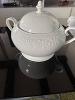 Soupière en porcelaine Kütahya  élégante  avec couvercle