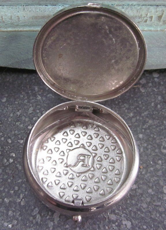 Altro in Cosmetici & Cura: Pillendose rund mit Blumenmotiv – Usato da Bischofszell venduto da Pfau0 5