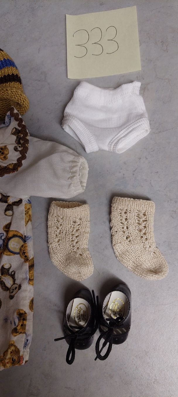 Bambole: Puppenkleider aus Vitrine gebraucht  – Usato da Muri AG venduto da nindo1 5