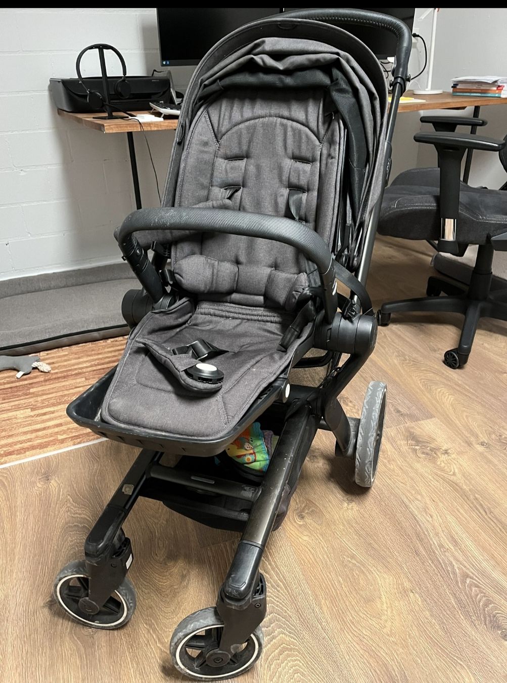 Joolz Carrozzine: Joolz Hub Plus Stroller with many accessories and adaptor – Usato da Maur venduto da Sofi___ 2
