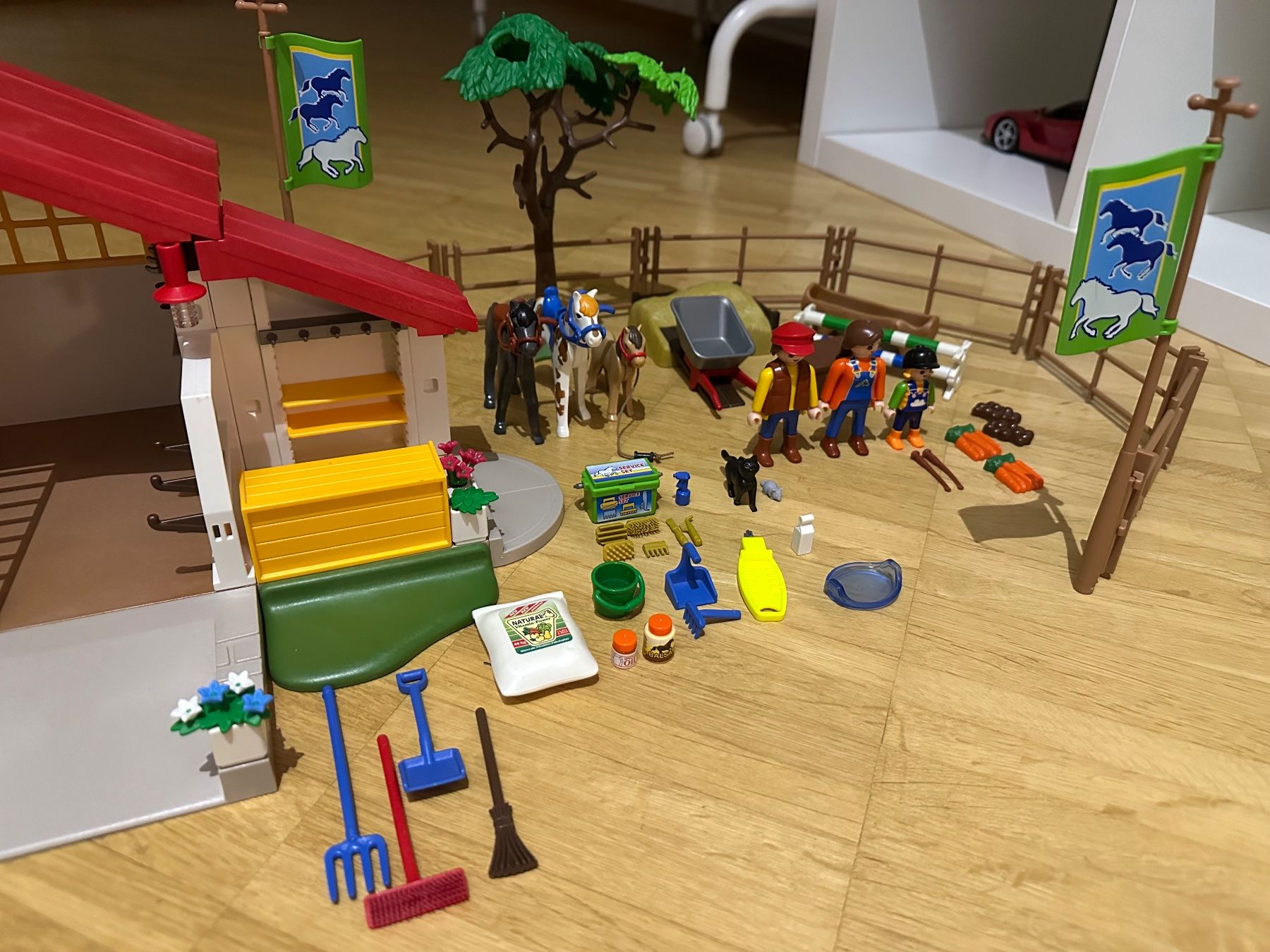 Playmobil Giocattoli: Playmobil Moderner Reiterhof – Usato da Arch venduto da tam_ctz2 4