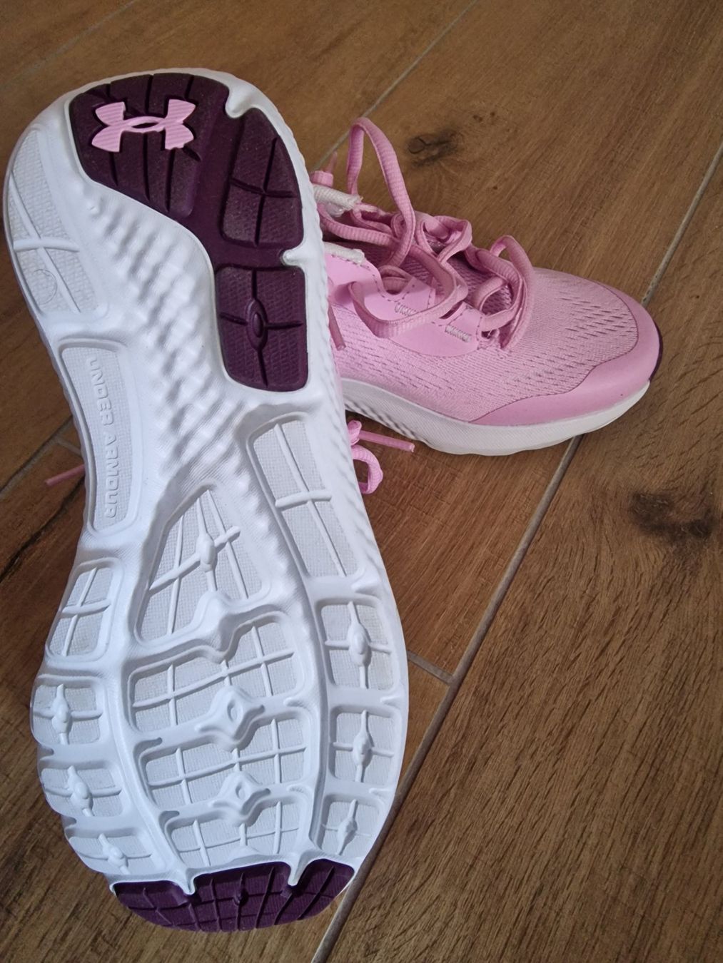 Schuhe für Mädchen: Neue Turnschuhe Grösse 35.5 – Neu (gemäss Beschreibung) aus Knonau von liebenic01
