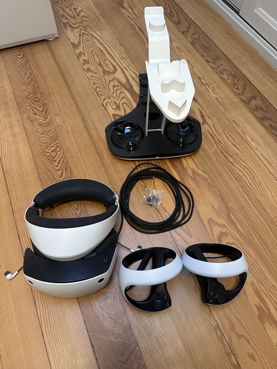 Sony Casco VR: Sony PlayStation VR2 Headset mit Ladestation gebraucht – Usato da Vessy venduto da lio_v8zn 1