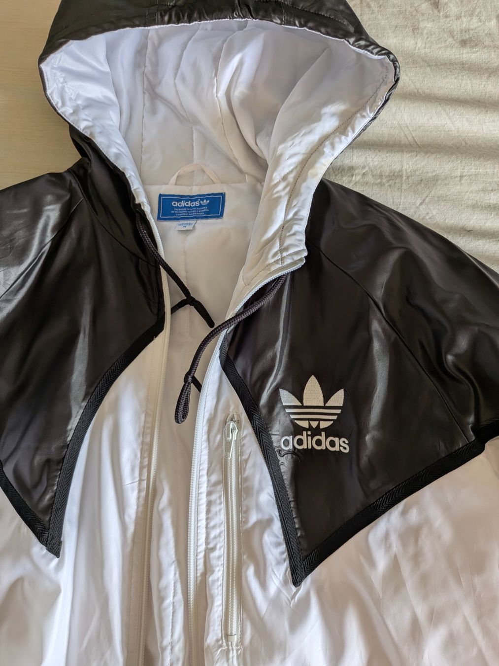 Adidas Giacche: Veste à capuche Adidas – Usato da Genève venduto da zeKxa 2