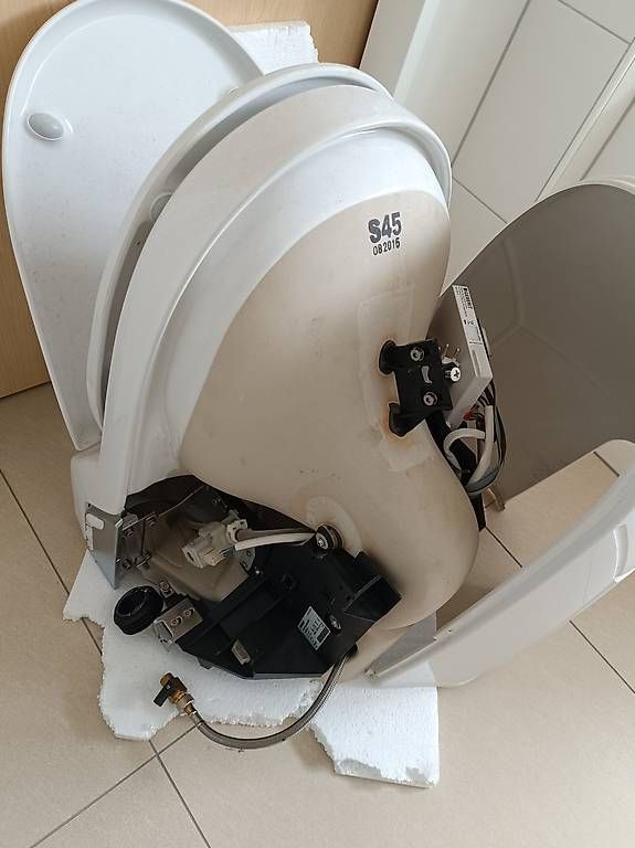 WC: Geberit Dusch WC  – D'occasion à Horn par Gixxerk6 3