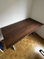 Bureau réglable en hauteur, brun foncé