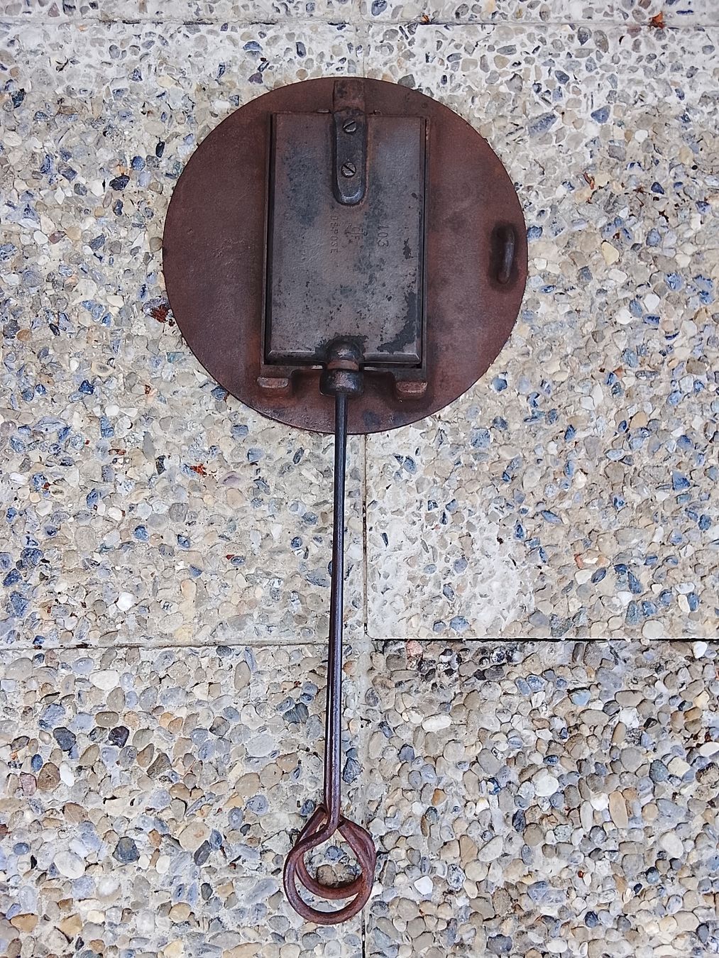 Sonstiges antikes Mobiliar: Appareil à bricelets ancien et son support  – Gebraucht aus Couvet von fat_kyl7