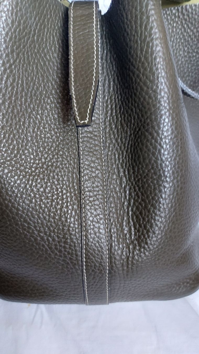 Taschen für Damen: Sac à main en cuir vert olive, – Gebraucht aus Marin-Epagnier von pomme77 1