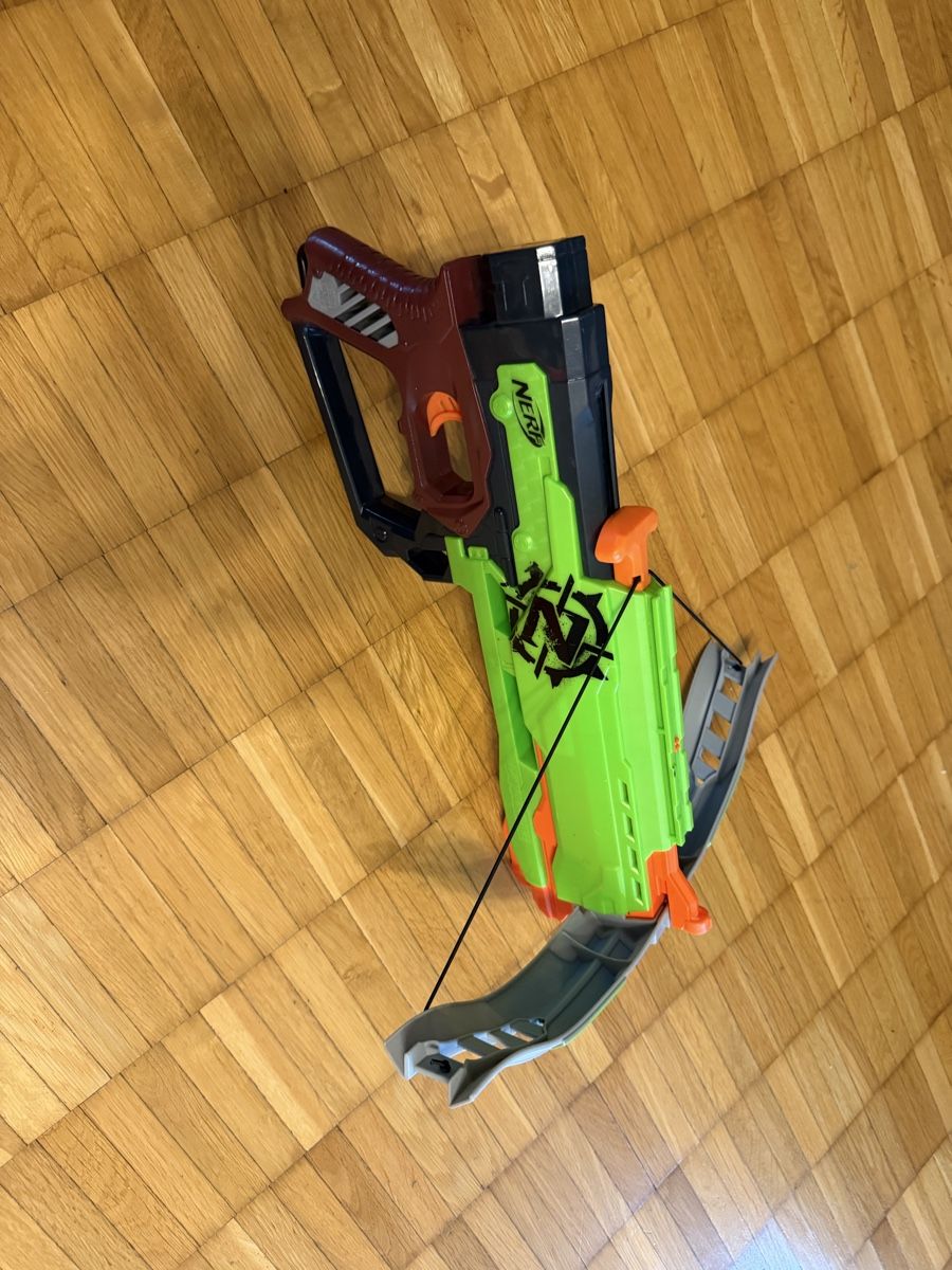 Nerf Giocattoli: NERF Zombie Strike Crossfire Bow Blaster, Gebraucht – Usato da Berikon venduto da mar_52st