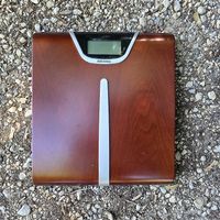 Pèse-personne numérique, plateau véritable bois