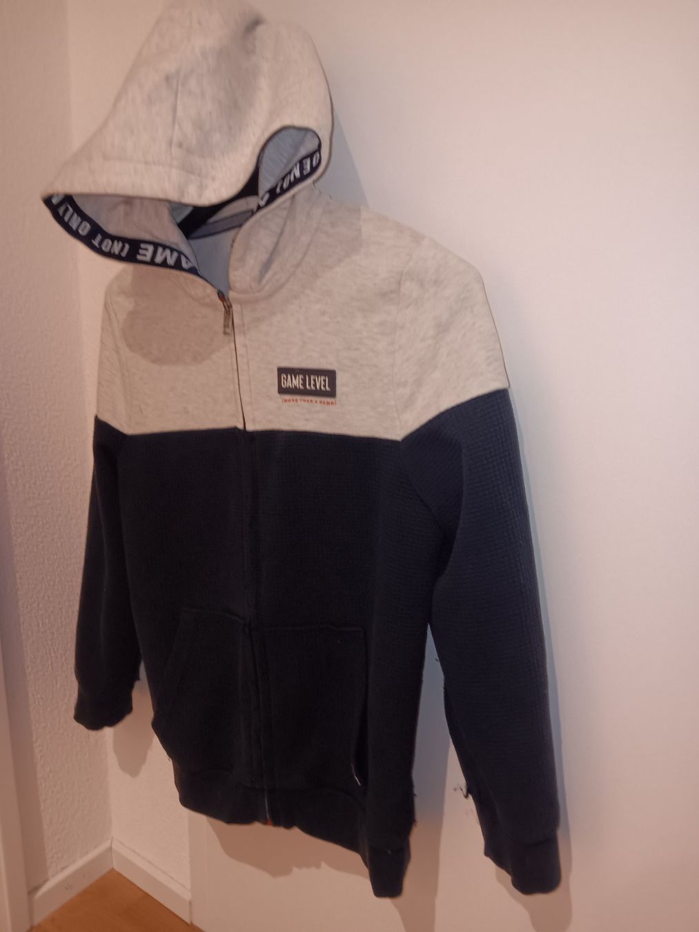C&A Giacche & Cappotti: Sweatjacke m.Kaputze,Gr.146/152 – Usato da Gelterkinden venduto da ram_5vkp 2