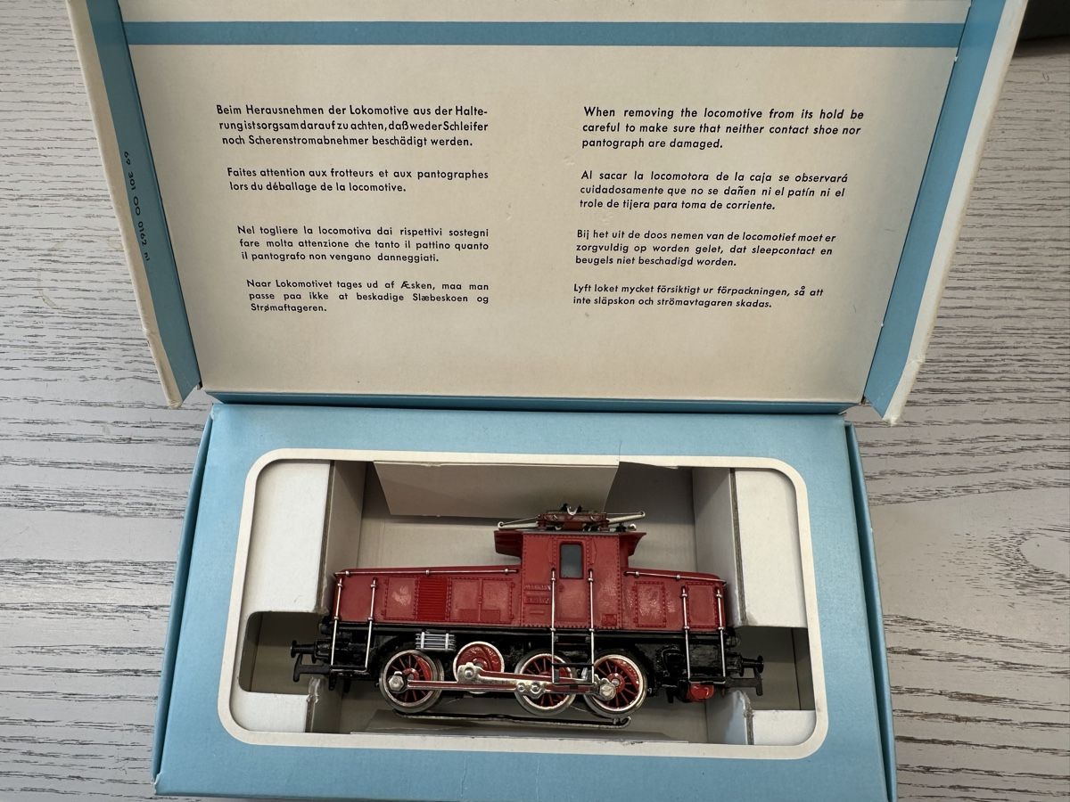 Märklin Trains électriques: Märklin 3001 DB BR E63 – D'occasion à Lupsingen par New-Haven 6