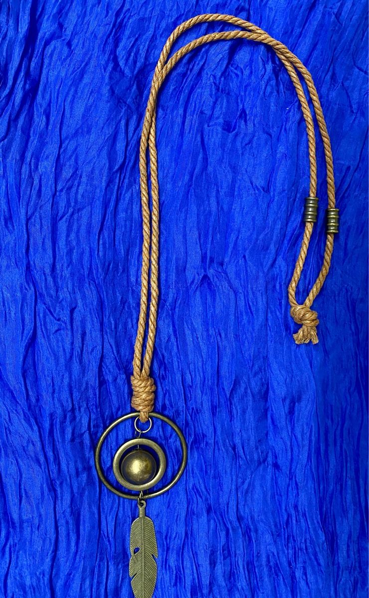 Catenine: Boho Halskette, Leder, Feder Anhänger, Statement Kette – Nuovo (secondo la descrizione) da Lyss venduto da Sibella56