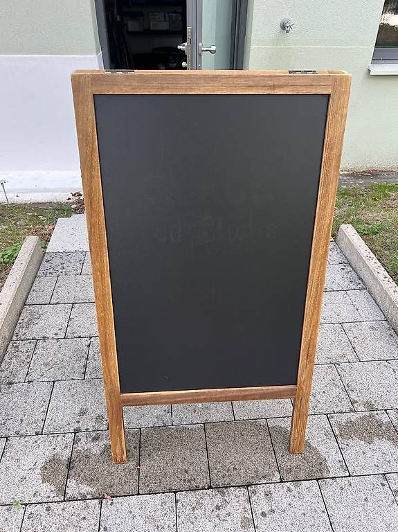 Lavagne: Tafel mit Holzrahmen, doppelseitig, gebraucht – Usato da Oberwil BL venduto da t-jay-double-u 1