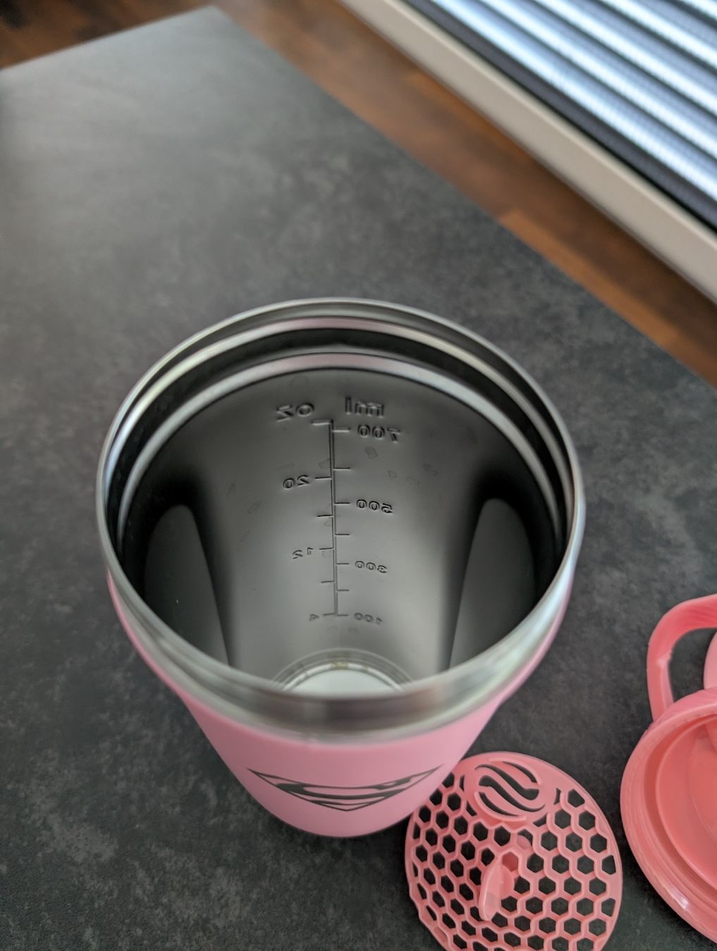 Borracce & Thermos: Smartshake shaker bottle pink Superman logo good condition – Nuovo (secondo la descrizione) da Zug venduto da skl_mpp8 3