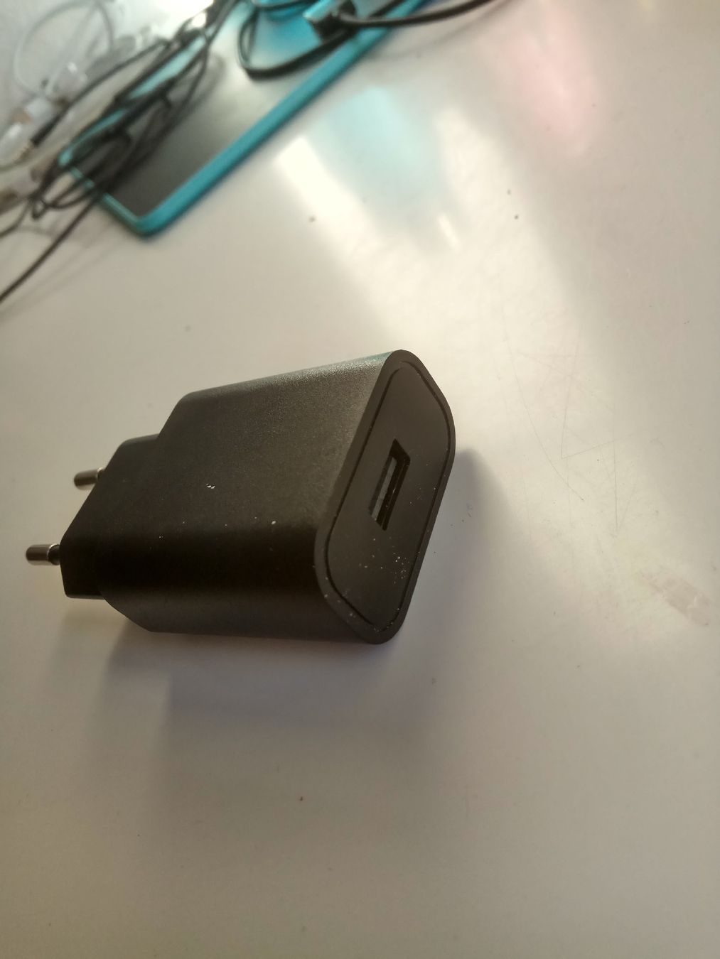 Caricabatterie: Ladegerät mit USB-A Anschluss – Usato da Flawil venduto da rcnkr 1