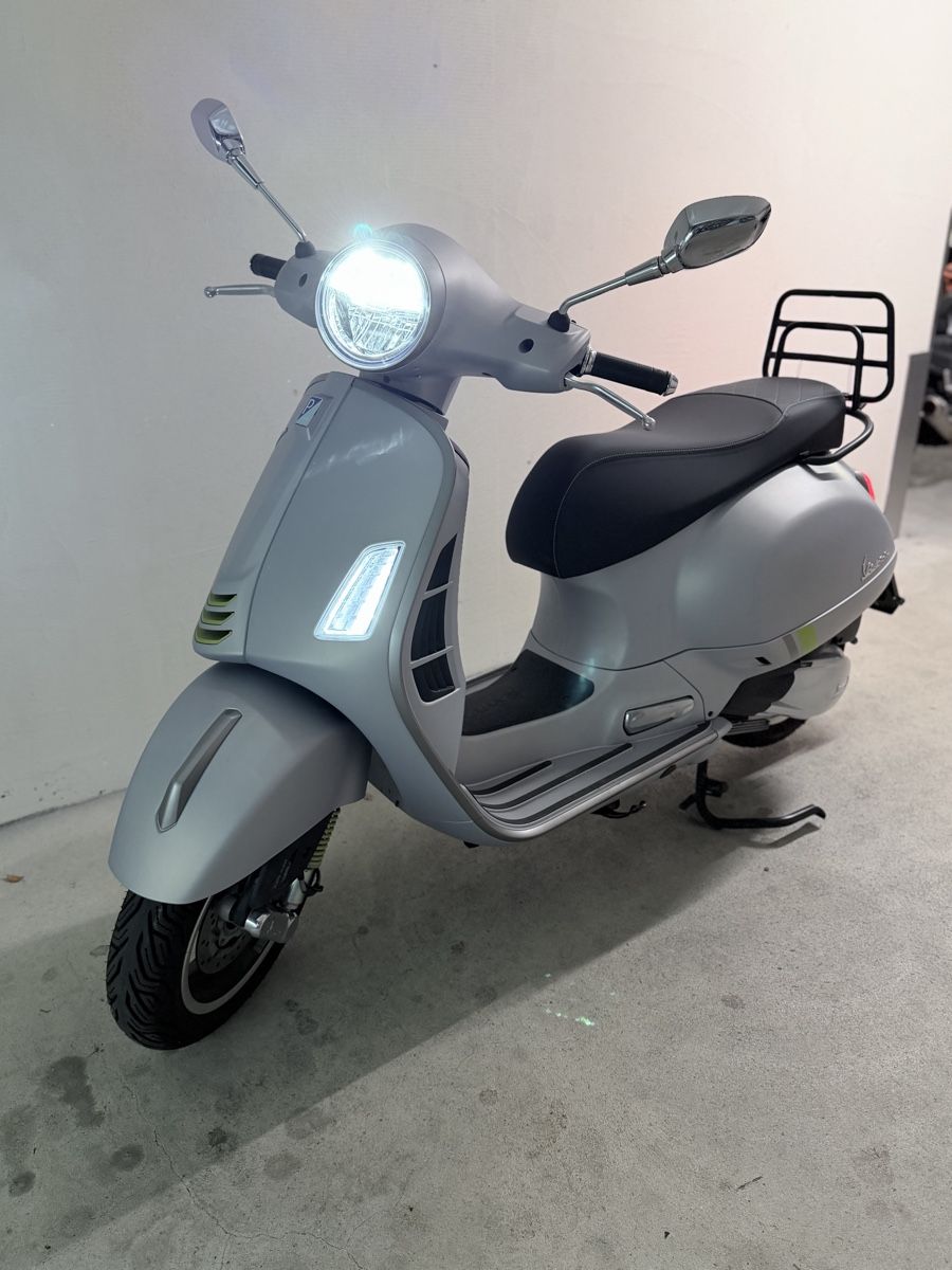 Vespa Scooter: PIAGGIO Vespa GTS 300 – Nuovo (secondo la descrizione) da Thun venduto da 3603 3