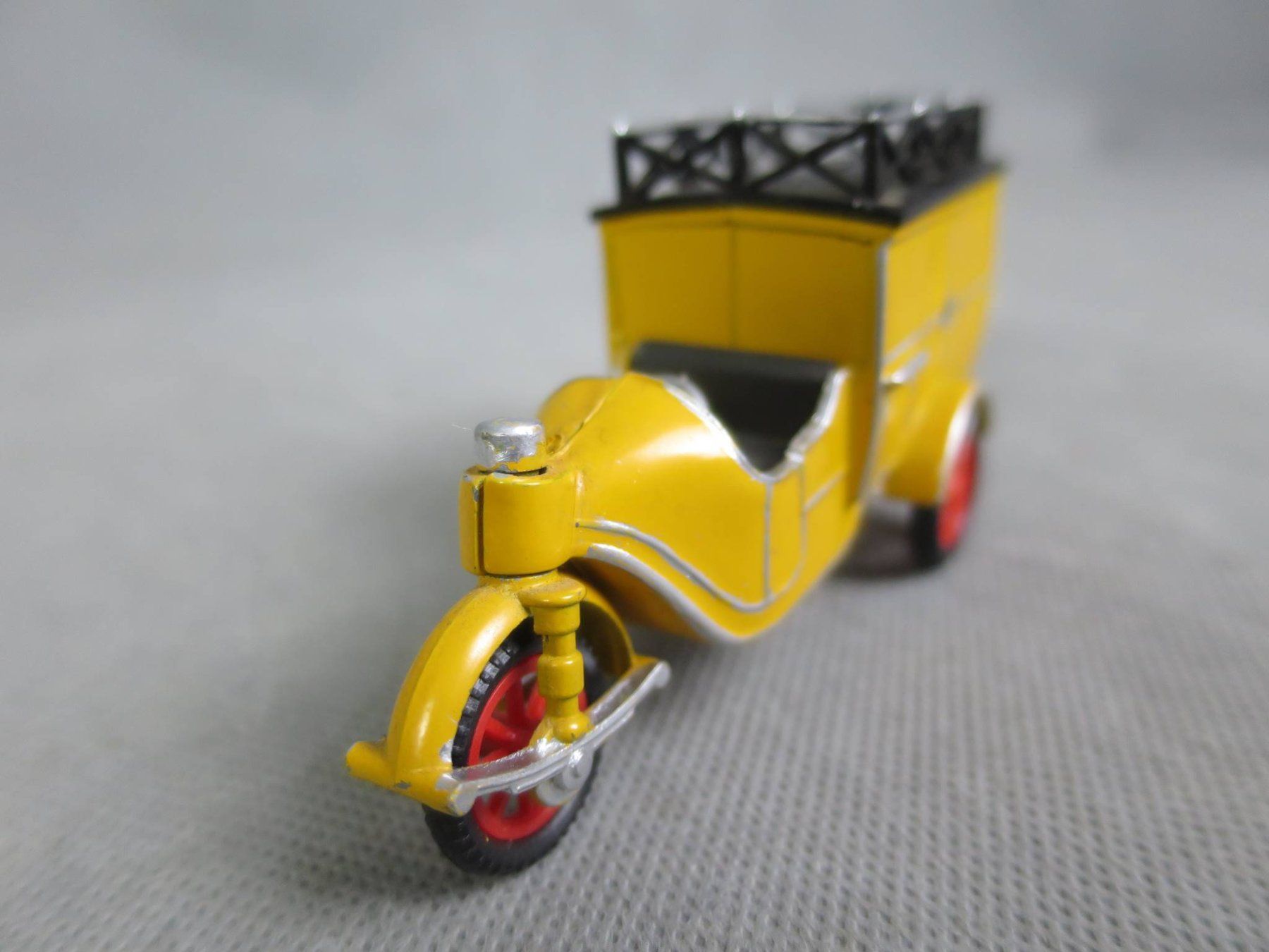 Modellini d'auto: Dreirad-Transporter, gelb – Usato da Zürich venduto da 1.Simon 2