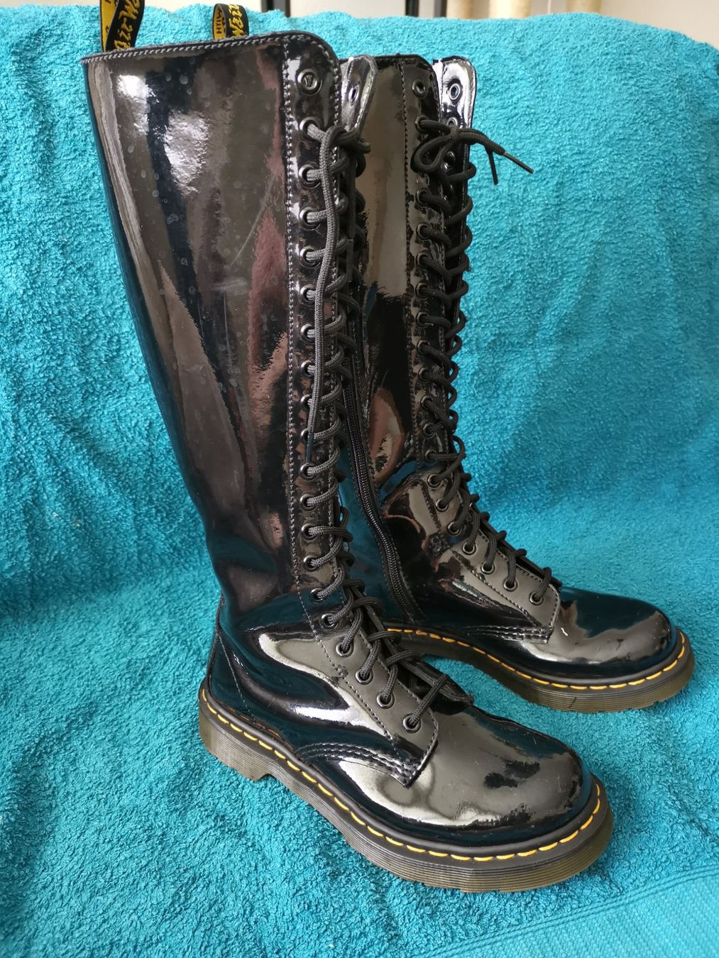 Dr. Martens Scarpe da donna: Dr. Martens Lackstiefel – Usato da Stäfa venduto da Pinky777 2