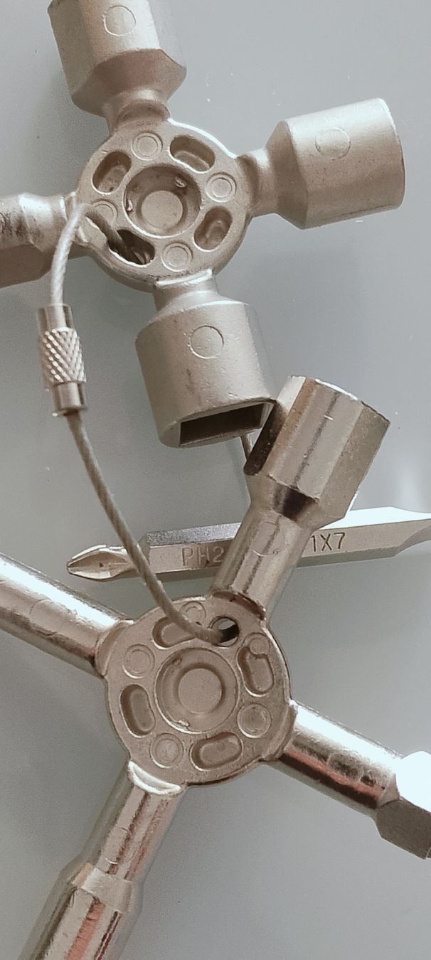Knipex Alle Werkzeuge: Knipex Twint Key Multifunktionschlüssel für Schließsysteme  – Neu und originalverpackt aus Biel/Bienne von Vintage-timearts 4