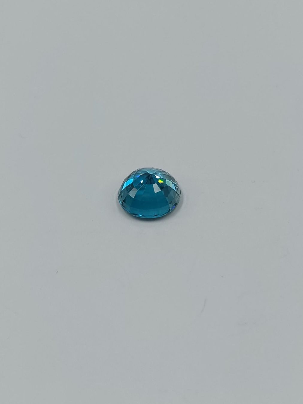 Pietre preziose: 1 TÜRKISBLAUER ZIRCON, 21.29 CT. – Usato da Luzern venduto da EdiGem 5