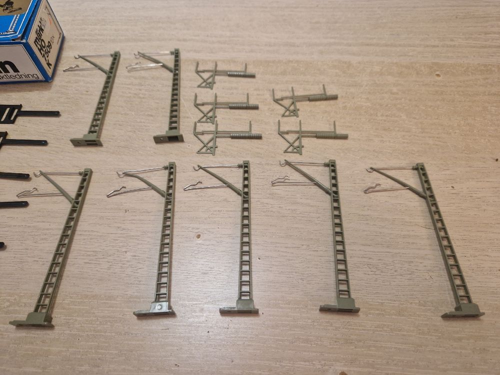Märklin 74103 - Betonmast (5 stuks) (HO) - Harlaar
