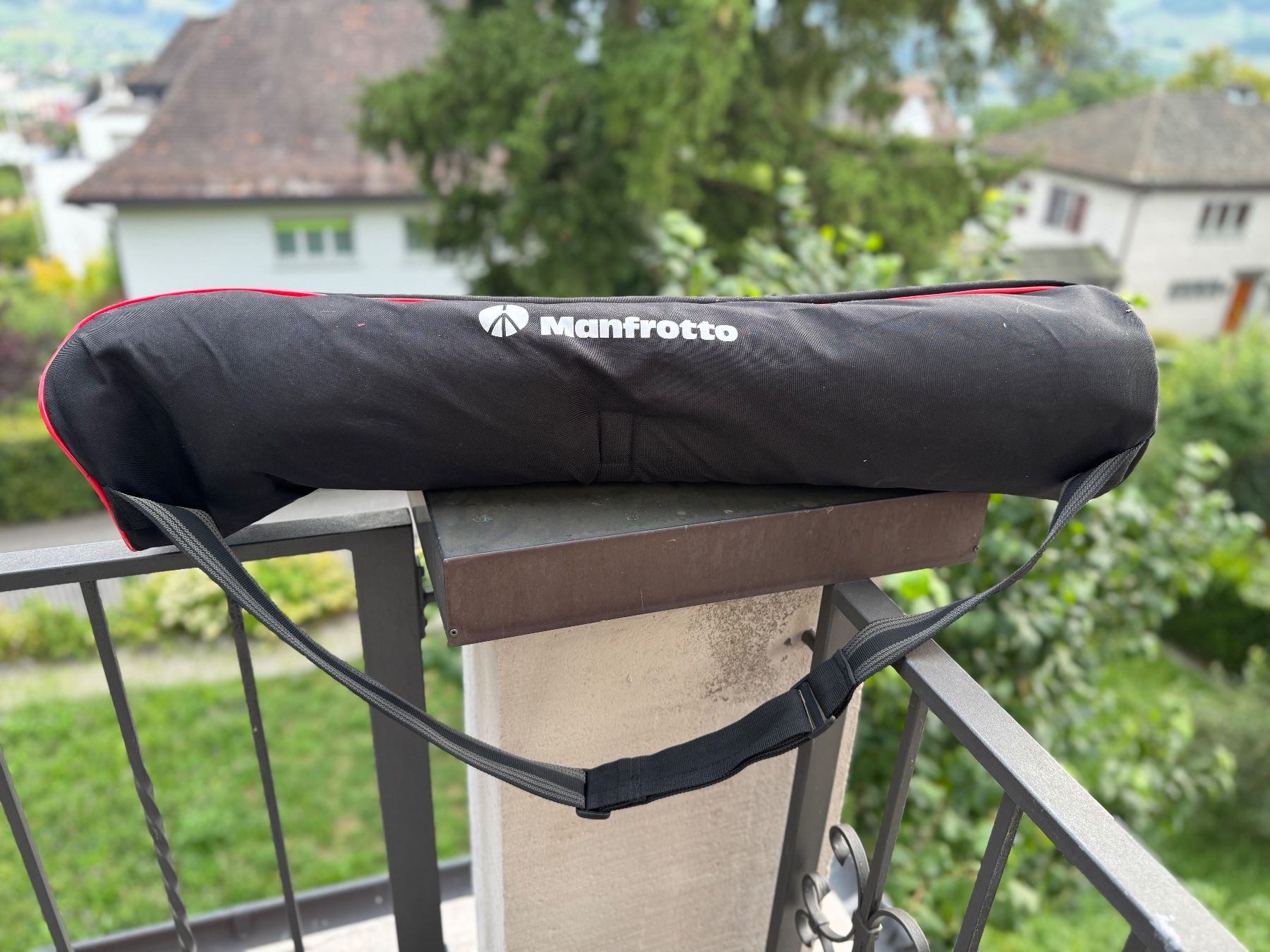 Manfrotto Stative & Stativköpfe: Manfrotto MVK502AM-1 + 502 Fluidkop – Gebraucht aus Schwyz von dgxspark 3