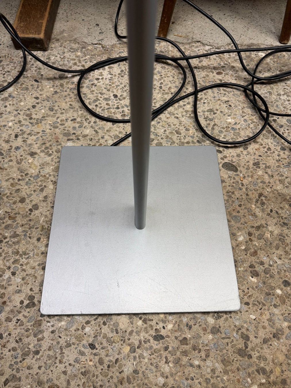 Lampade: Stehlampe grau mit 2 Leuchtmitteln – Usato da Meienried venduto da SCM_BV_CH 6