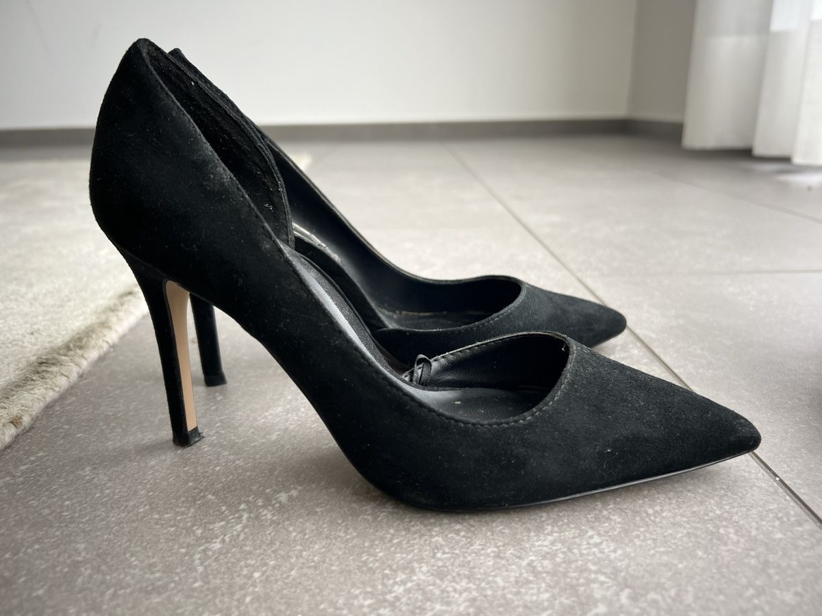 Collants: 2 pairs of high heels – D'occasion à Mendrisio par gun_8gcm 3