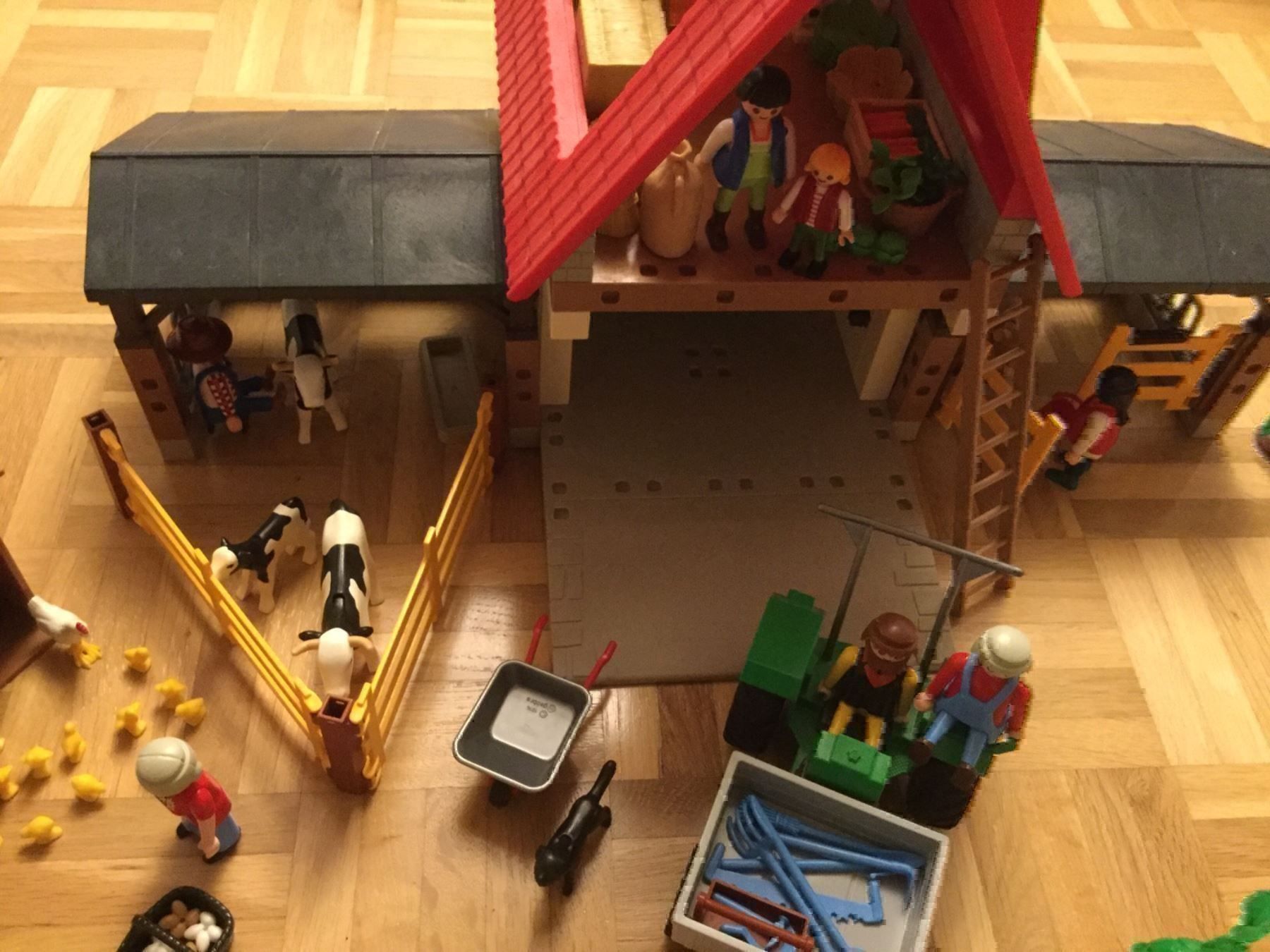 Playmobil Spielzeuge: Grosser Bauernhof – Gebraucht aus Horw von Benny017 1