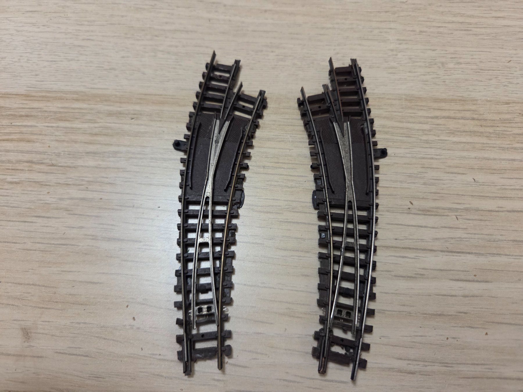 Arnold Modellini di ferrovie: Arnold N 2 x 1760 Bogenweichen – Usato da St-Aubin-Sauges venduto da Lo_Go 1