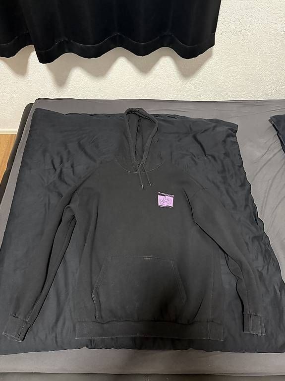 Maglioni & Felpe: Pull Yourturn Noir avec Dessin au dos Taille XL – Usato da Chézard-St-Martin venduto da keke_0675