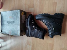 Chaussures de randonnée sécurité Lowa Mountain GTX noir 39