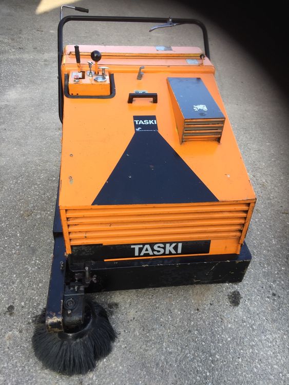 Kehrmaschine Taski (Gebraucht) in Wyssachen für CHF 150 – nur Abholung ...