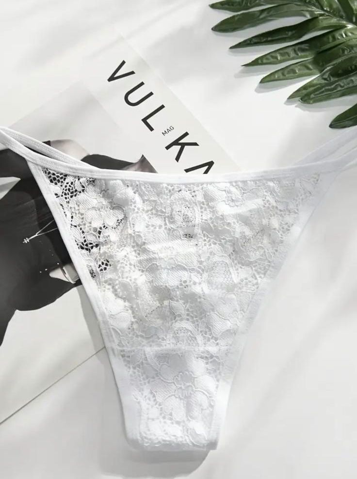 Sonstige Unterwäsche: 3 x String-Tangas-Unterwäsche-Spitzen- Grösse S – Neu (gemäss Beschreibung) aus Teufenthal AG von MeineSchatztruhe 3