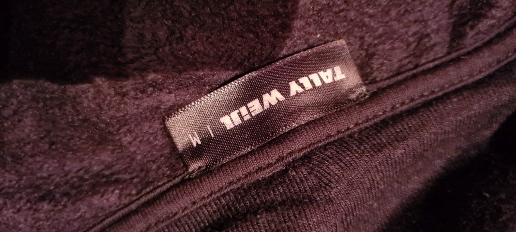 Lotti di vestiti: HOODIE und Bluse schwarz gr.m – Usato da Ferden venduto da jemyce 3
