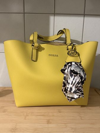 Guess Handtasche Tulip Shoulder Bag - Neu!