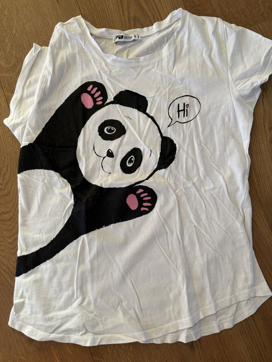 Kleiderpakete & -sets: T-Shirt-Paket, Snoopy, Panda etc. – Gebraucht aus Würenlos von Ashley24 6