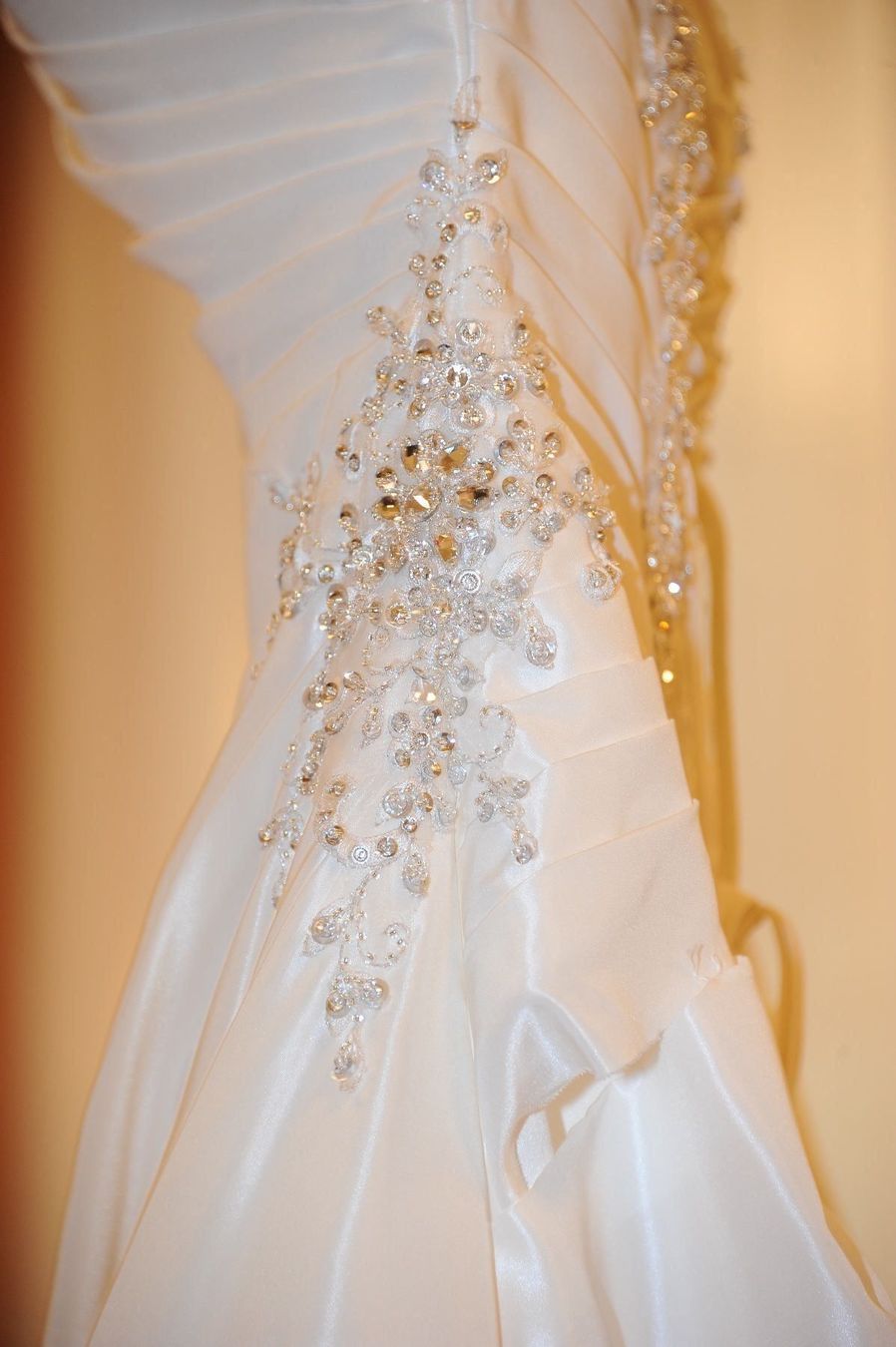 Vestiti: Hochzeitskleid Ivory A-Linie – Usato da Mauren venduto da SB1606 2