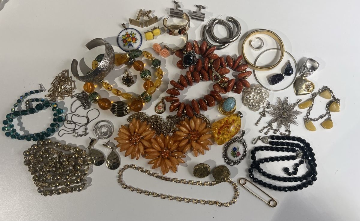 Sonstiger Schmuck: Lot de bijoux anciens  – Gebraucht aus St-Pierre-Clages von ste_xk6p